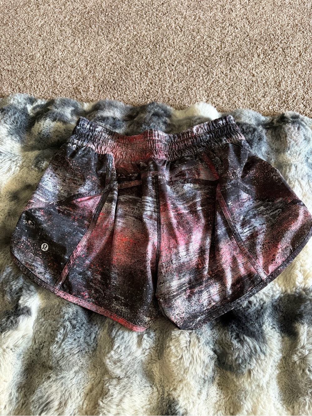Lululemon Running Shorts Size 8 Black Pink Abstract Print Reflective